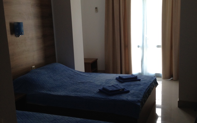 35 Meridian Mini-Hotel