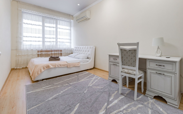 Vozle Naberezhnoy Flat