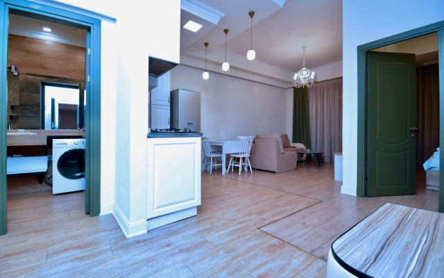 Perte House On Verin Antarain 131 Street Apartments