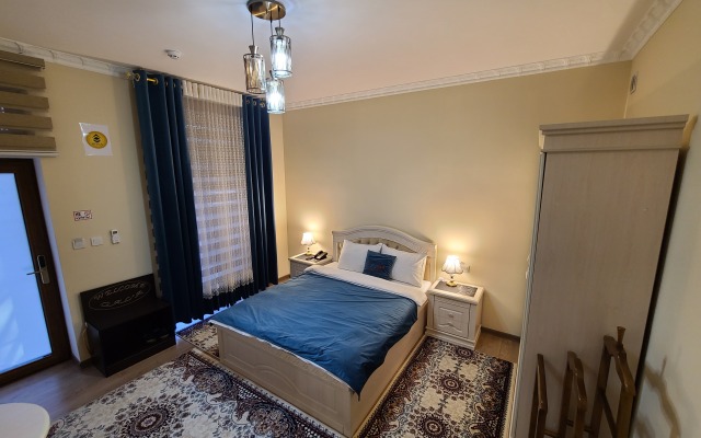 Qala Hotel