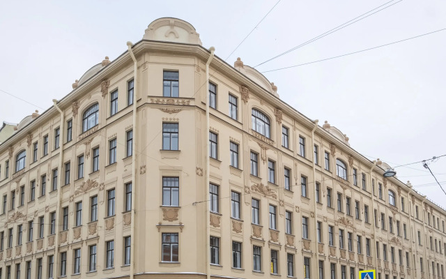 Апартаменты в центре у метро