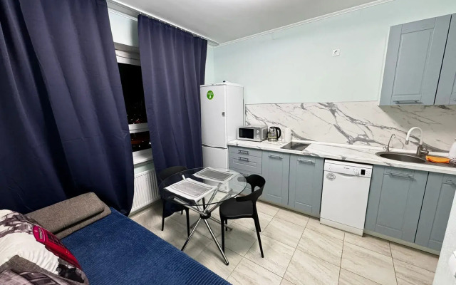 Uyutnaya 1K okolo Metro Lesoparkovaya 126 Flat