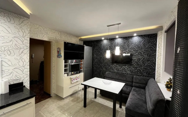 Bolshaya Kvartira s Yevroremontom Flat