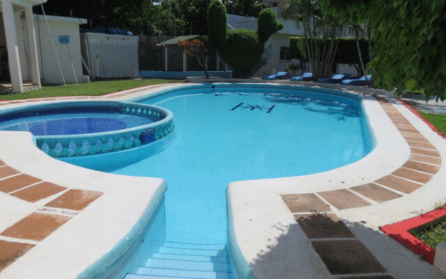 Отель Albri by Rotamundos