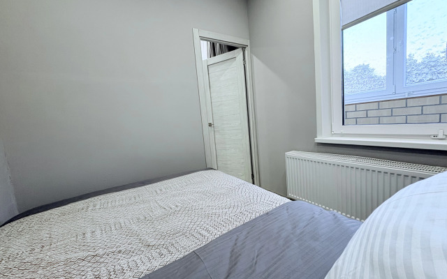 Квартира уютная у озера в тени соснового парка