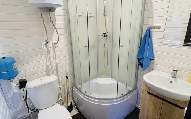 Uyutny Dom Na Beregu Reki Private house