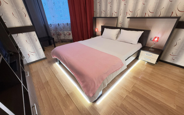 Tut Khorosho Na Surikova 53a 2 Flat