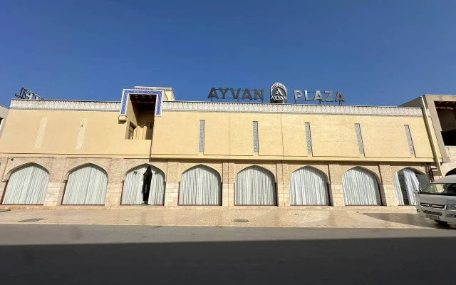 Ayvan Plaza Hotel