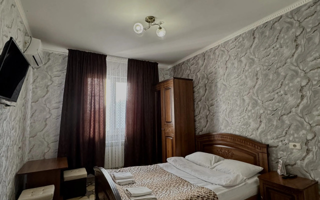 Dvin Guest House