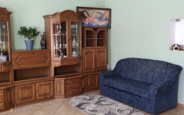 Апартаменты Двухкомнатная квартира на Бровцева 15