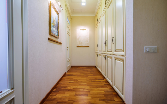 Апартаменты Роскошная квартира Классика с видом на парк