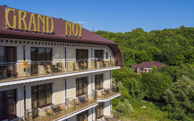 Grand Noy Hotel