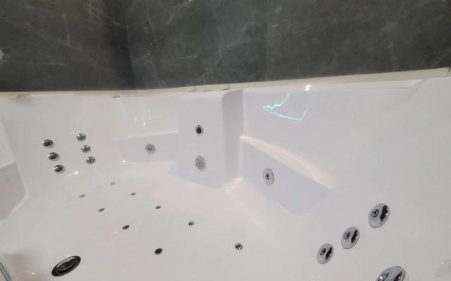 Квартира 1-комнатая с сауной джакузи  балконом в ЖК Metropolis