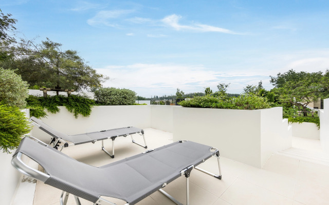 Qabalah 2BR Villa, Pool & Rooftop near Bangtao Villa