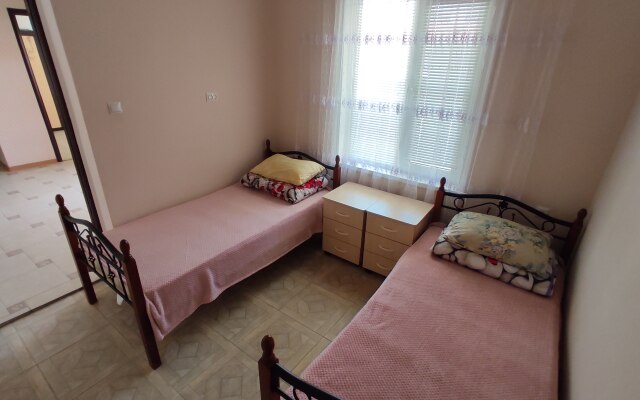 Коттедж у моря