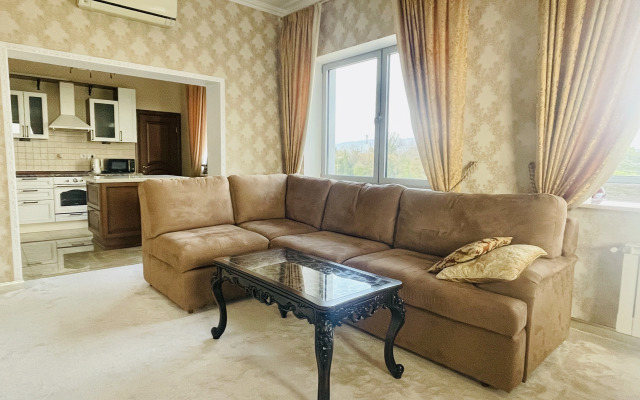 Premier Black Sea Flat