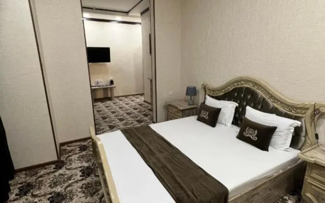 ARK Hotel