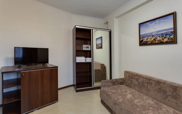 Irina Guest House
