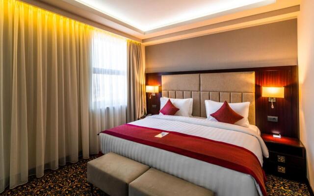 Отель Ramada and Suites by Wyndham Yerevan