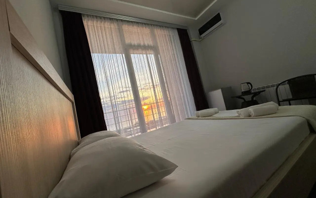 Guesthouse 99, Guest House