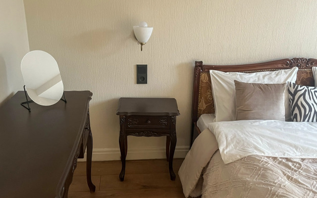 V Stile Neoklassitsizm Apartments
