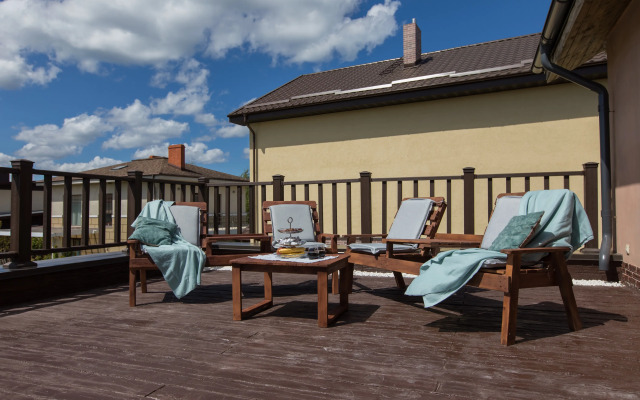 Studiya s Terrasoy Private House