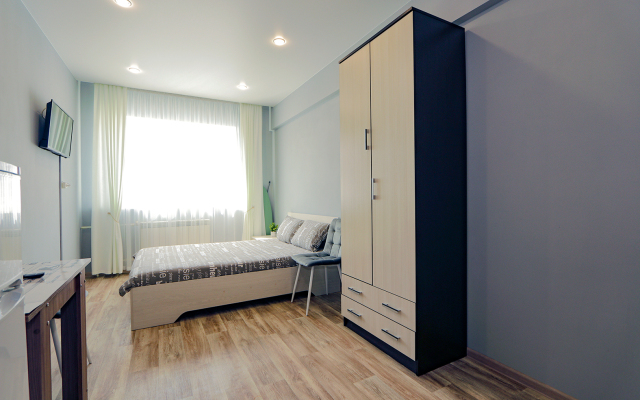 V Shelekhove 13 Flat