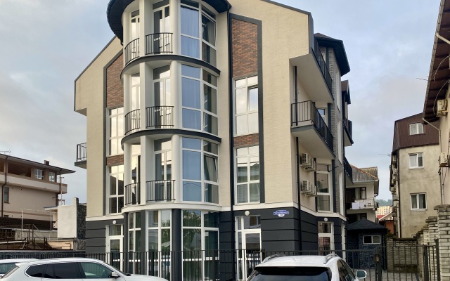 Studiya U Morya Flat