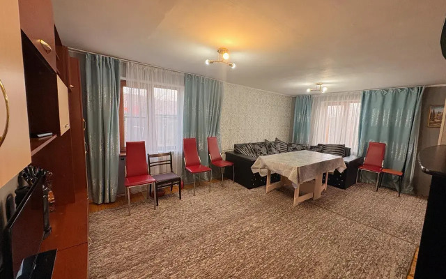 Частный дом 128 Веселая Компания