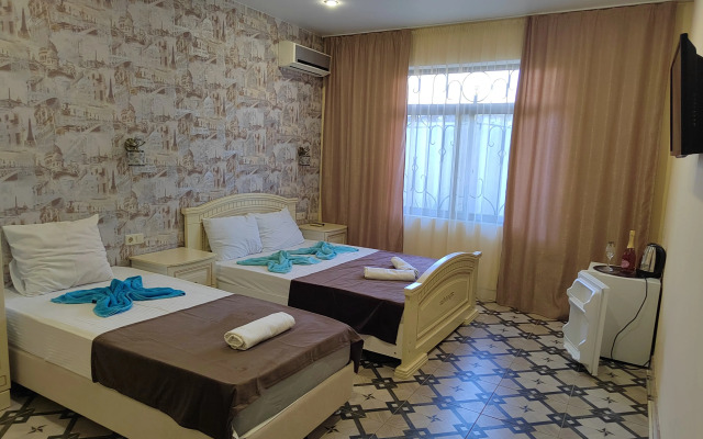 Robert I Oksana Guest house