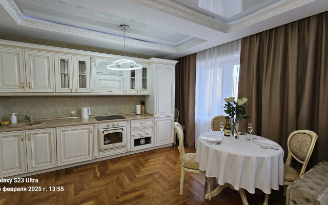 Апартаменты с Просторной Лоджией