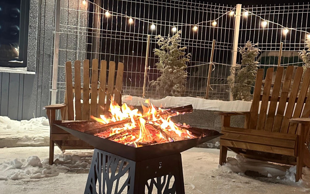 Частный дом у озера