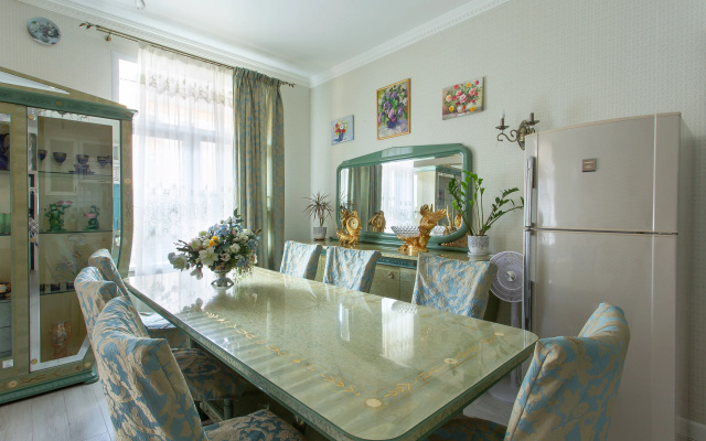 v TSentre Ampir Apartments