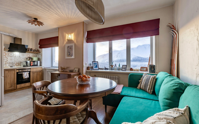 2-komn Nostal'giya s Vidom Na Goru Flat