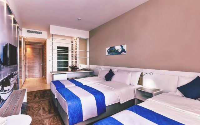Carine Hotel Delfin