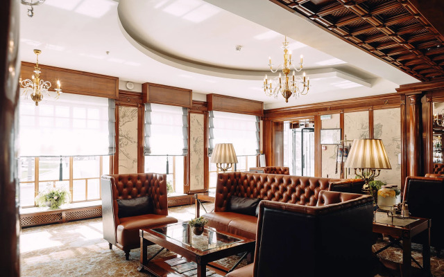 Отель Амбассадори