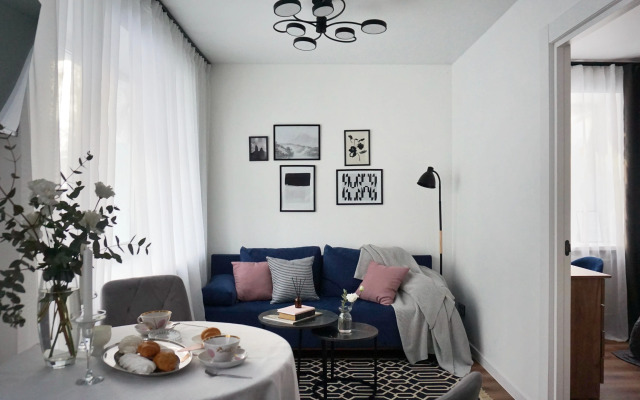 Stilnaya Yevrodvushka v Tsentre Flat
