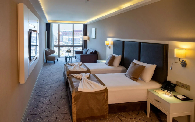 Отель The Conforium Van