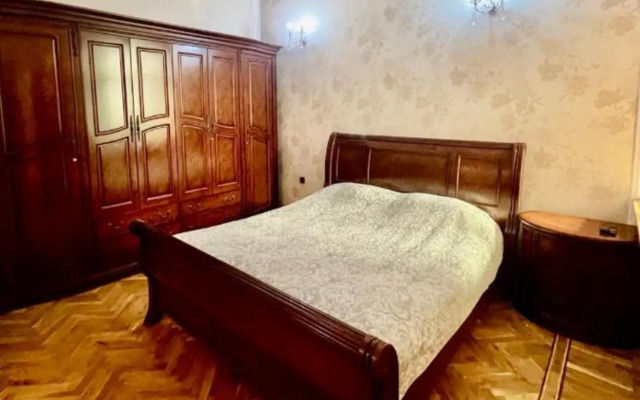 City Center Apartment, Nizami street 19 Flat