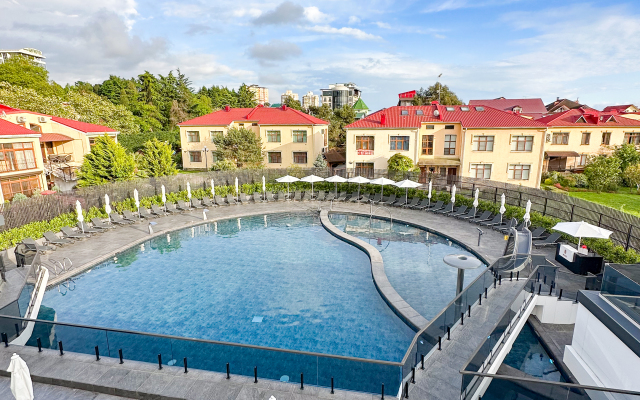 Dvukhurovnevye s basseynom Apartments