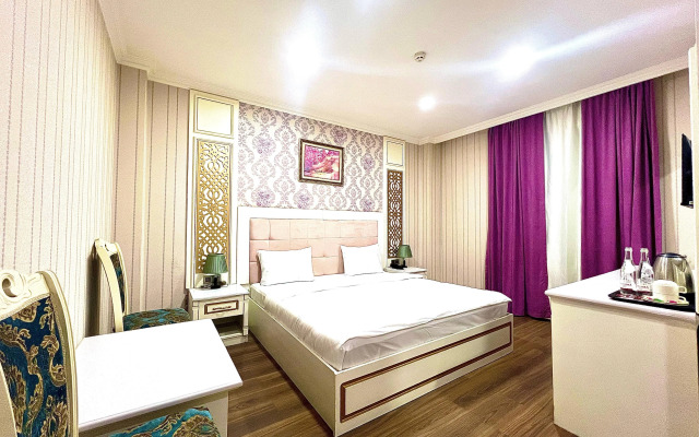 Maris Baku Hotel