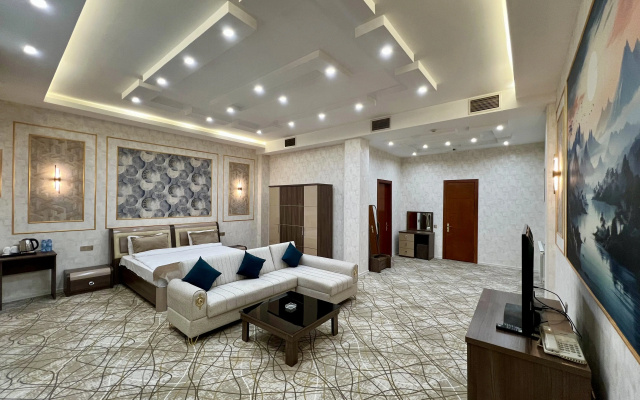 Royal Mansion