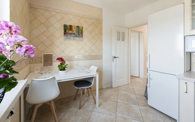 Апартаменты возле метро Автозаводская. 4 станции до центра. Парковка.