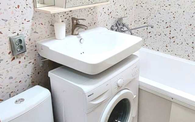 Dom U OzeraV Parke Yakutova Flat