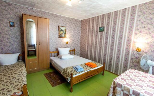 Gostinyij Dvor Guest House