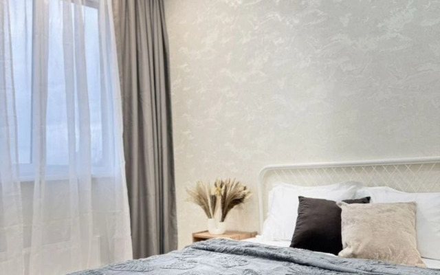 Na Ulitse Druzhby 28/7 Flat