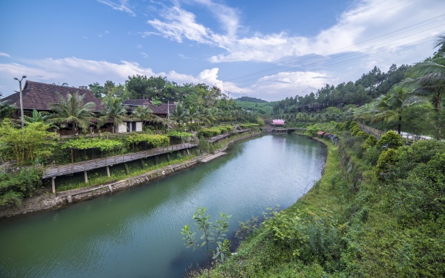 Sankofa Village Hill Resort and Spa Hotel