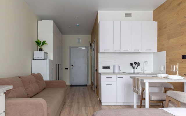 U Metro Ladozhskaya Apartment