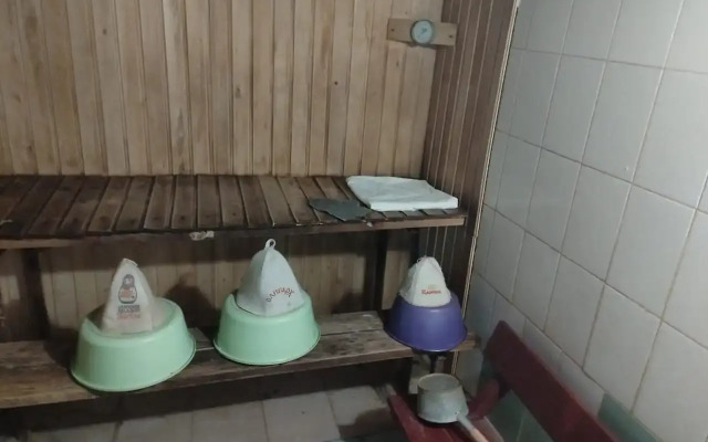 Частный дом У Пруда с Банькой и Беседкой