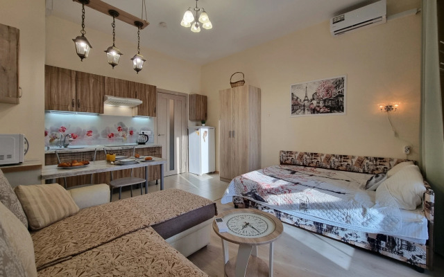 Studiya Dlya 5 Gostey Flat
